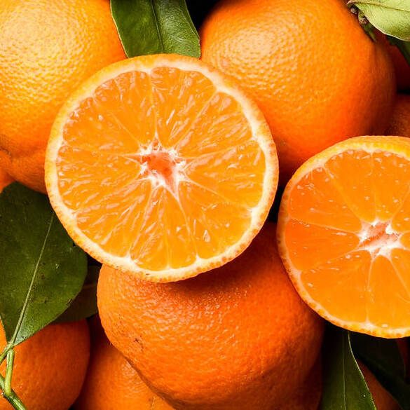 NYX Professional Makeup Fat Oil Body Oil in Juicy Boo scent top notes are of halved clementines and whole oranges representing top notes of juicy clementine, mango pulp, and golden berries.
