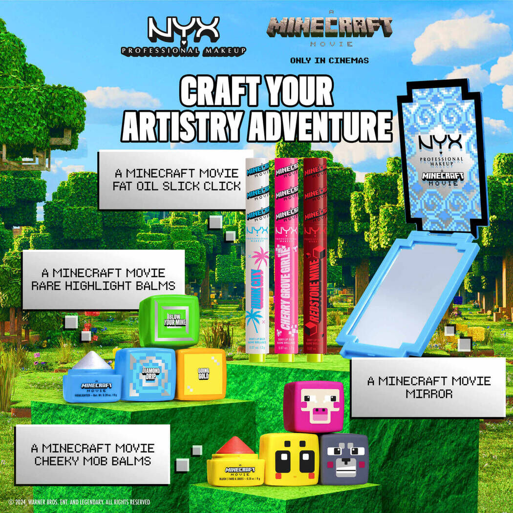 A MINECRAFT MOVIE Mirror